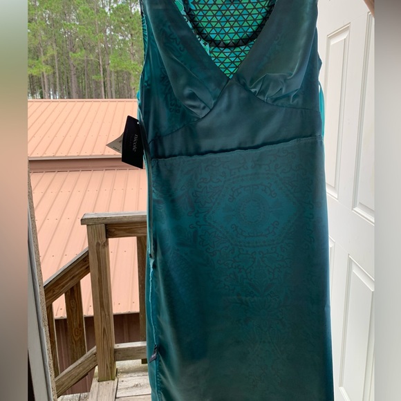 Sleeveless Dress - Picture 12 of 13